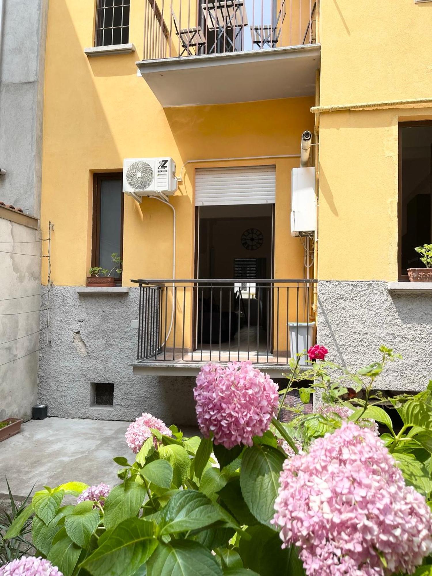 Ampio Bilocale Zona Navigli Leilighet Milano Eksteriør bilde